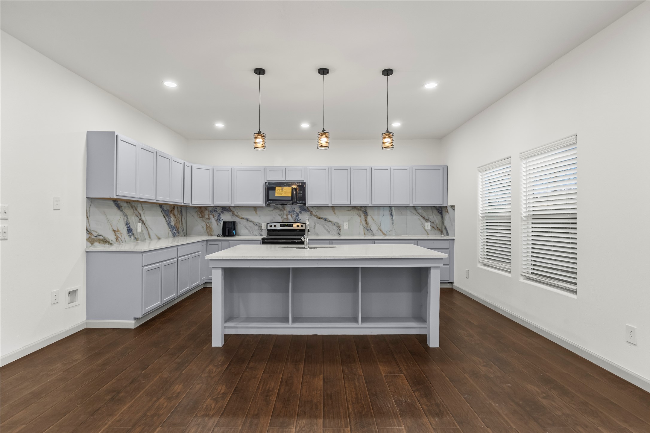 1207 E Russell Avenue Carrollton TX 75006
