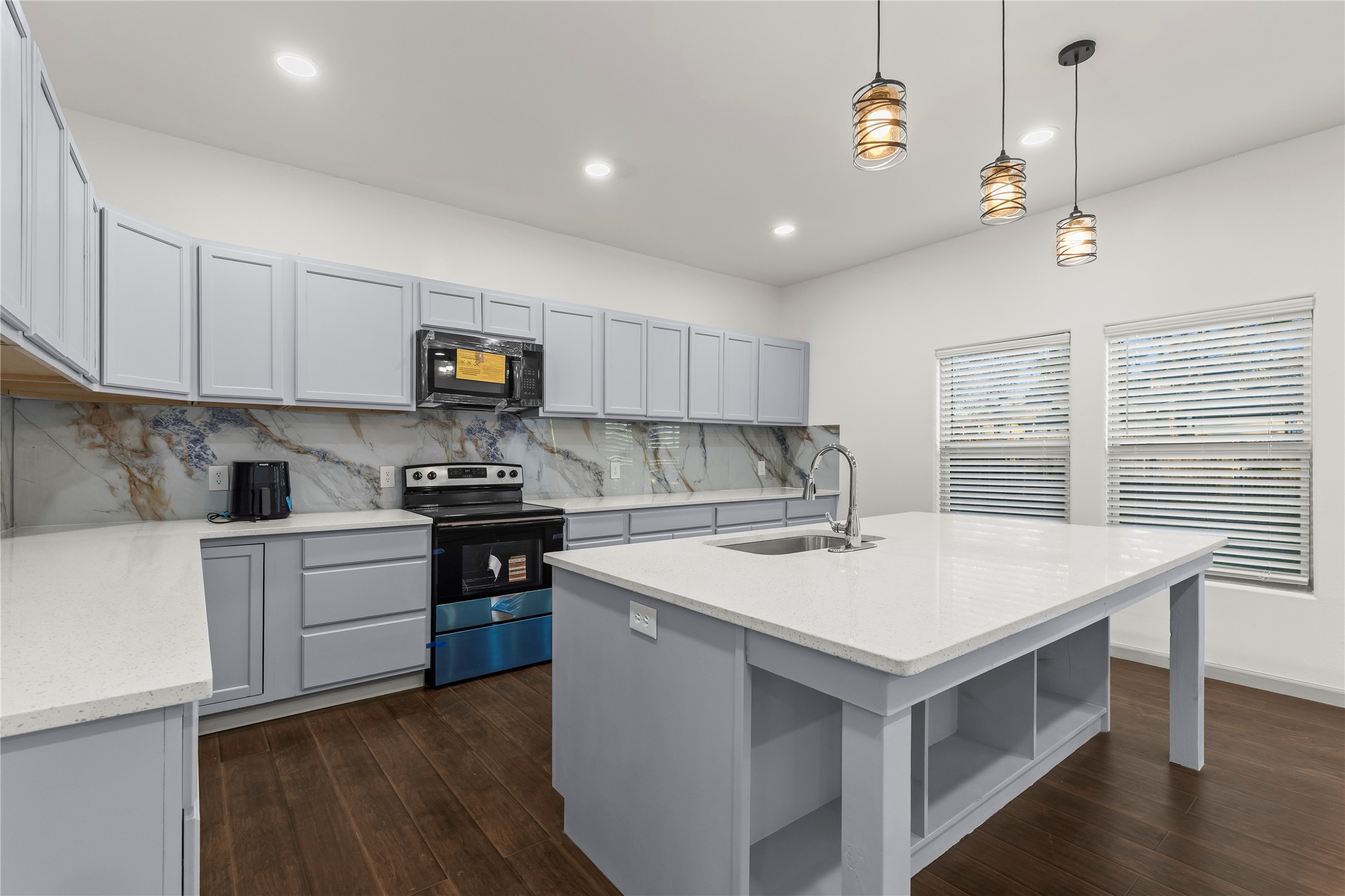 1207 E Russell Avenue Carrollton TX 75006