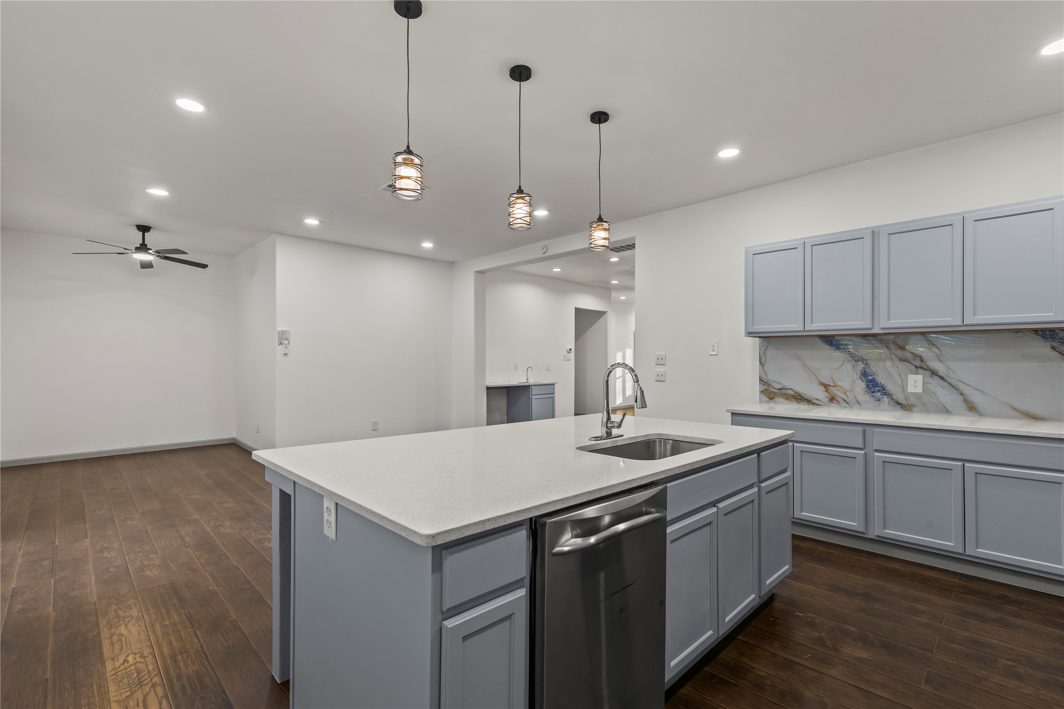 1207 E Russell Avenue Carrollton TX 75006
