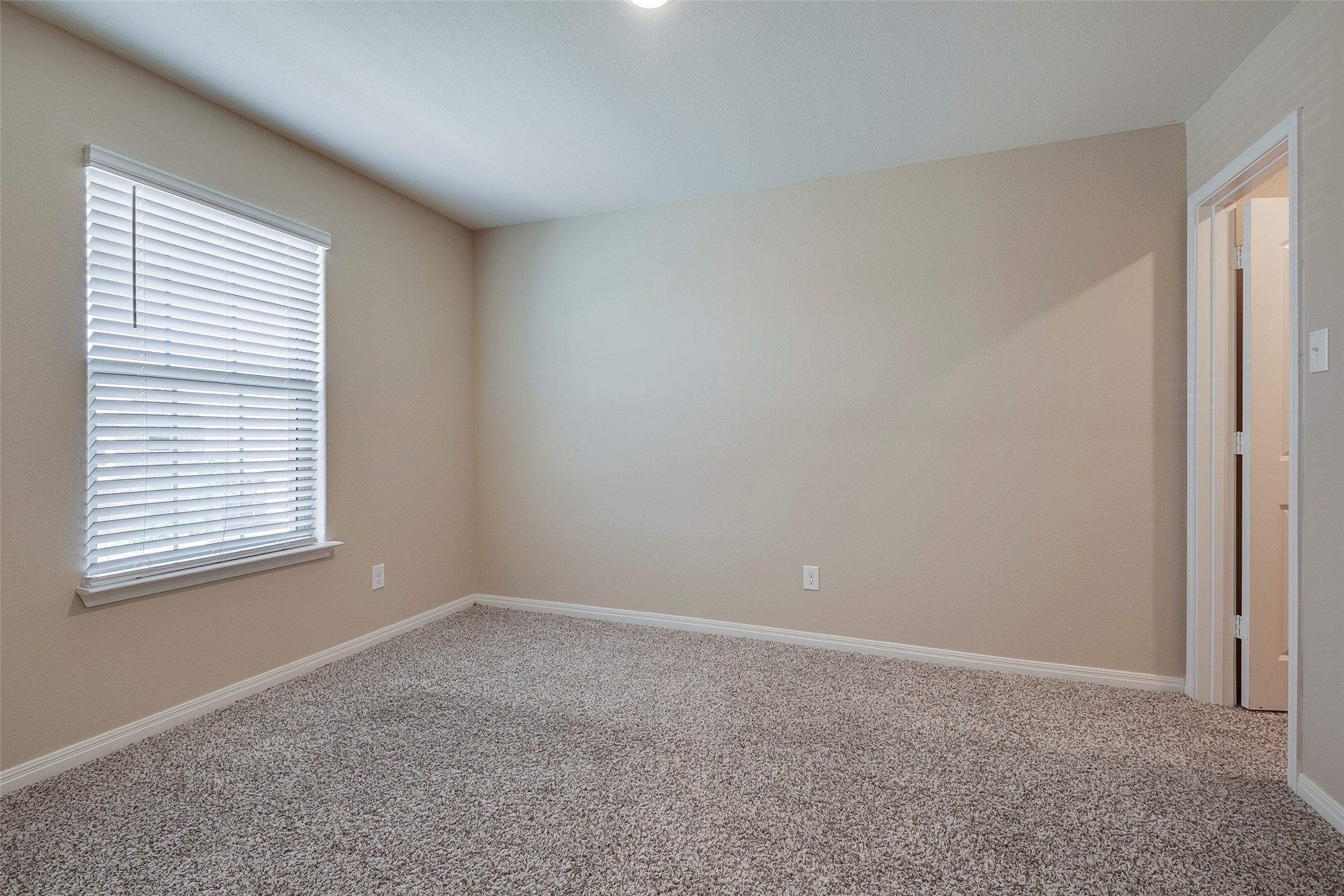7525 Pleasant Oaks Street Fort Worth TX 76120