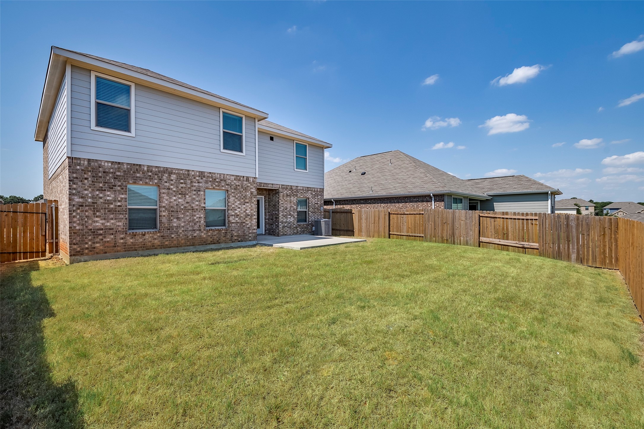 7525 Pleasant Oaks Street Fort Worth TX 76120