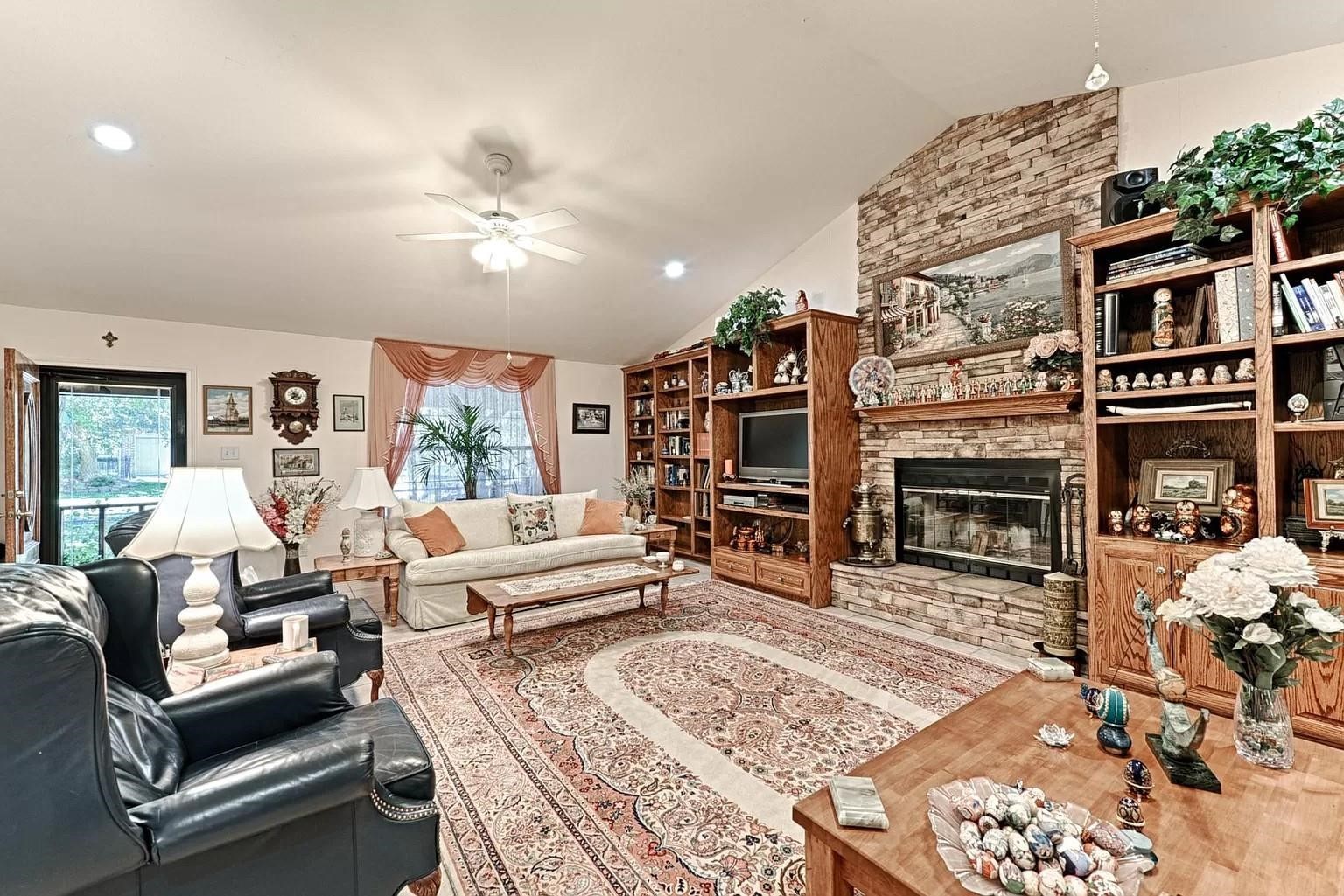 105 Santee Drive Lake Kiowa TX 76240