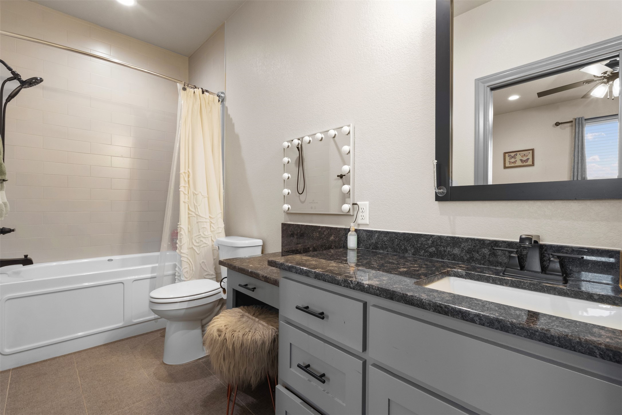 170 Rolling Hills Boulevard Alvord TX 76225