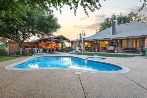 981 County Road 4918 Trenton TX 75490