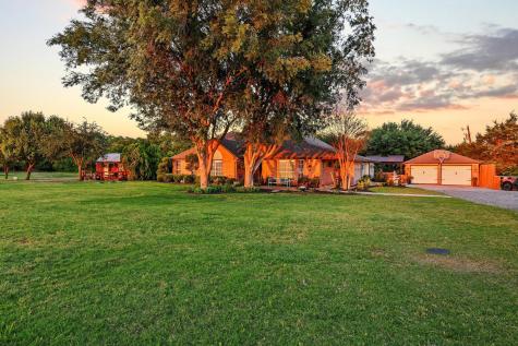 981 County Road 4918 Trenton TX 75490