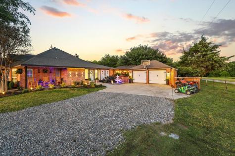 981 County Road 4918 Trenton TX 75490