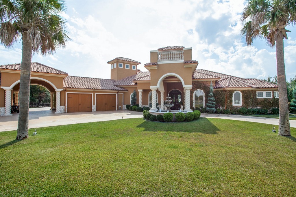 6525 Lake Oaks Circle Fort Worth TX 76108