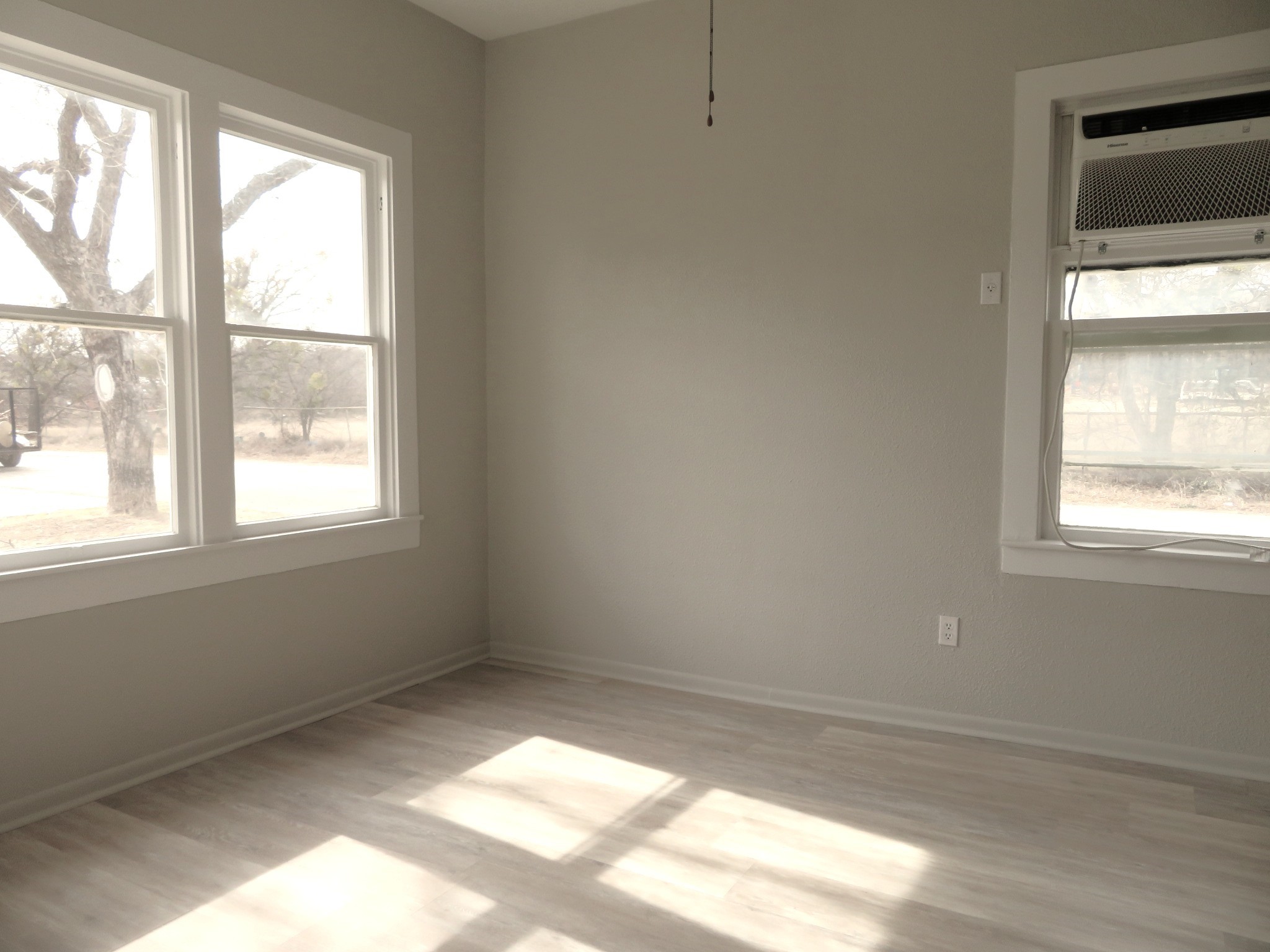 911 W Liveoak Street Coleman TX 76834
