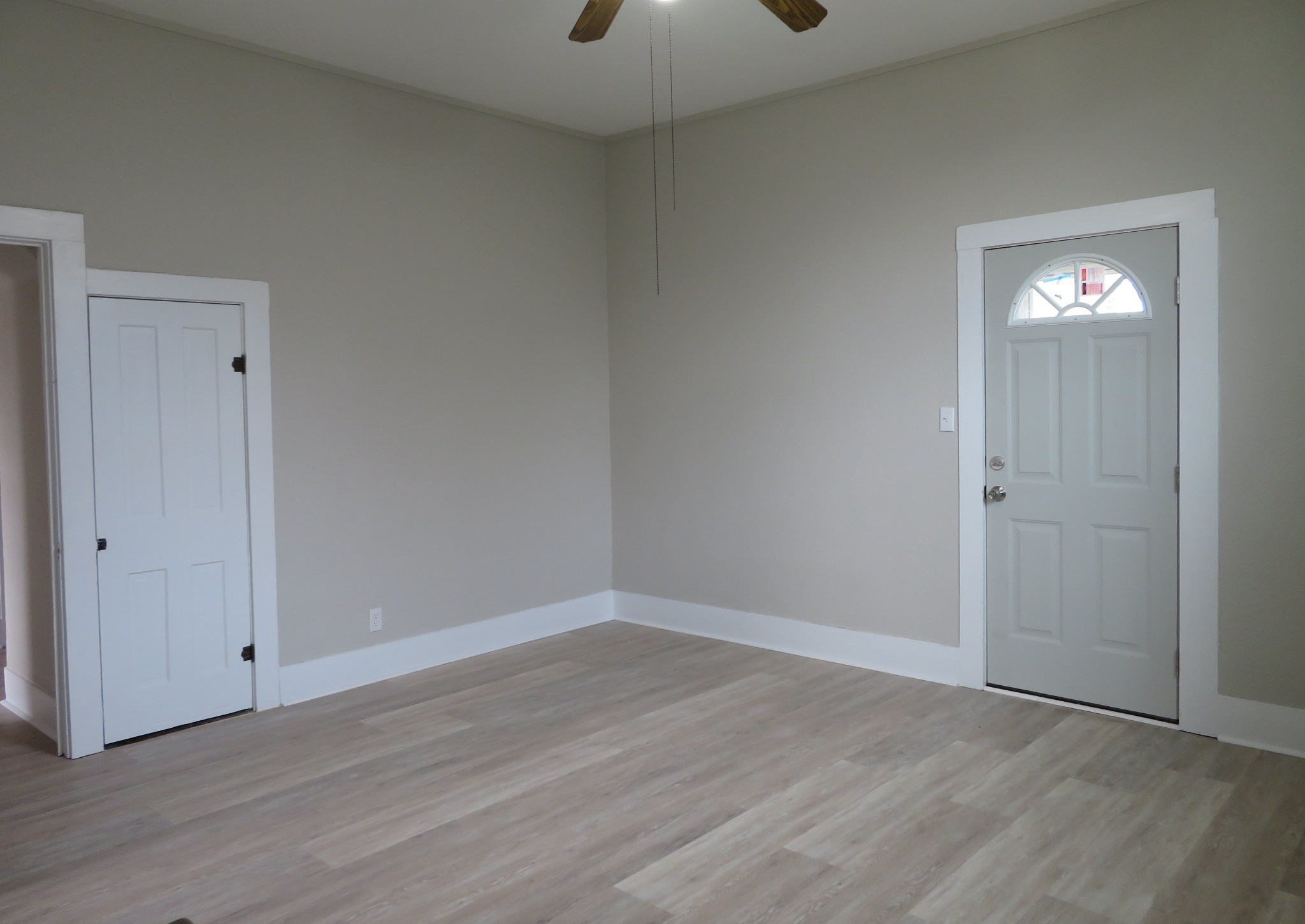 911 W Liveoak Street Coleman TX 76834