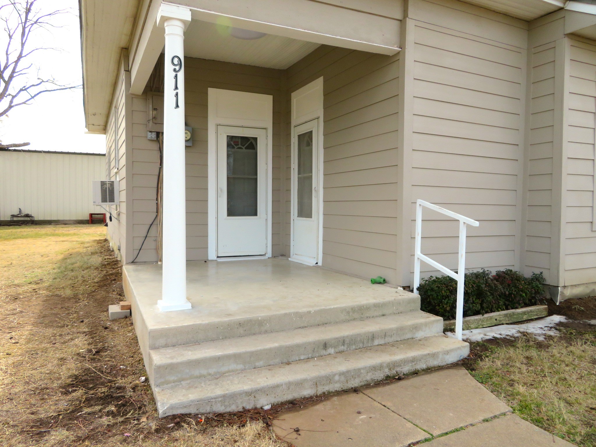 911 W Liveoak Street Coleman TX 76834
