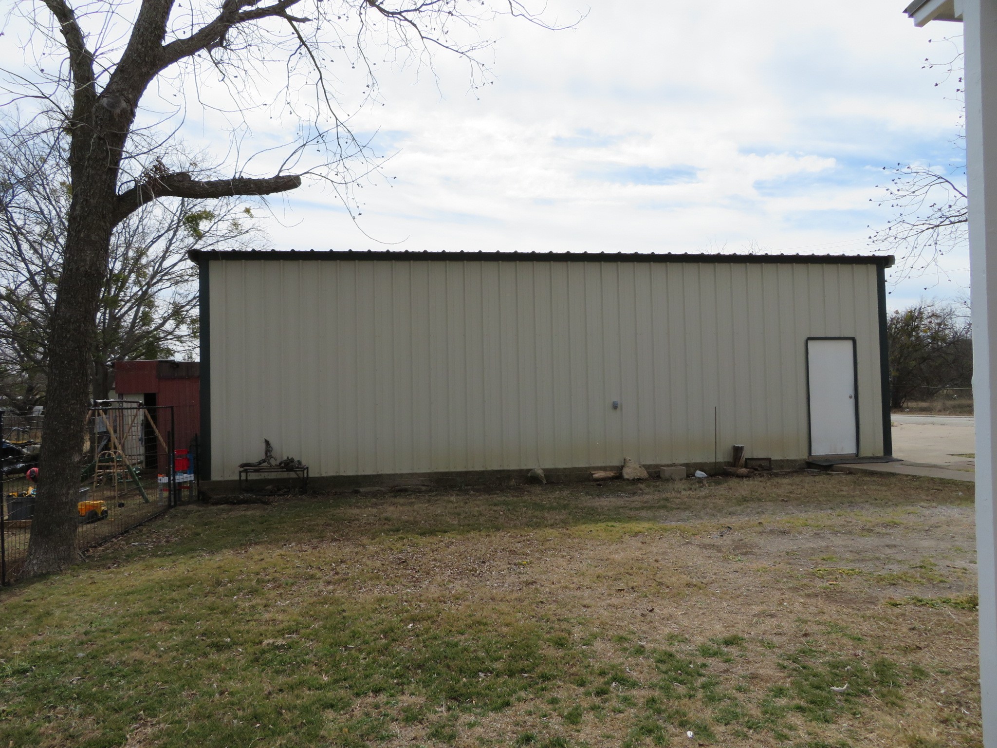 911 W Liveoak Street Coleman TX 76834