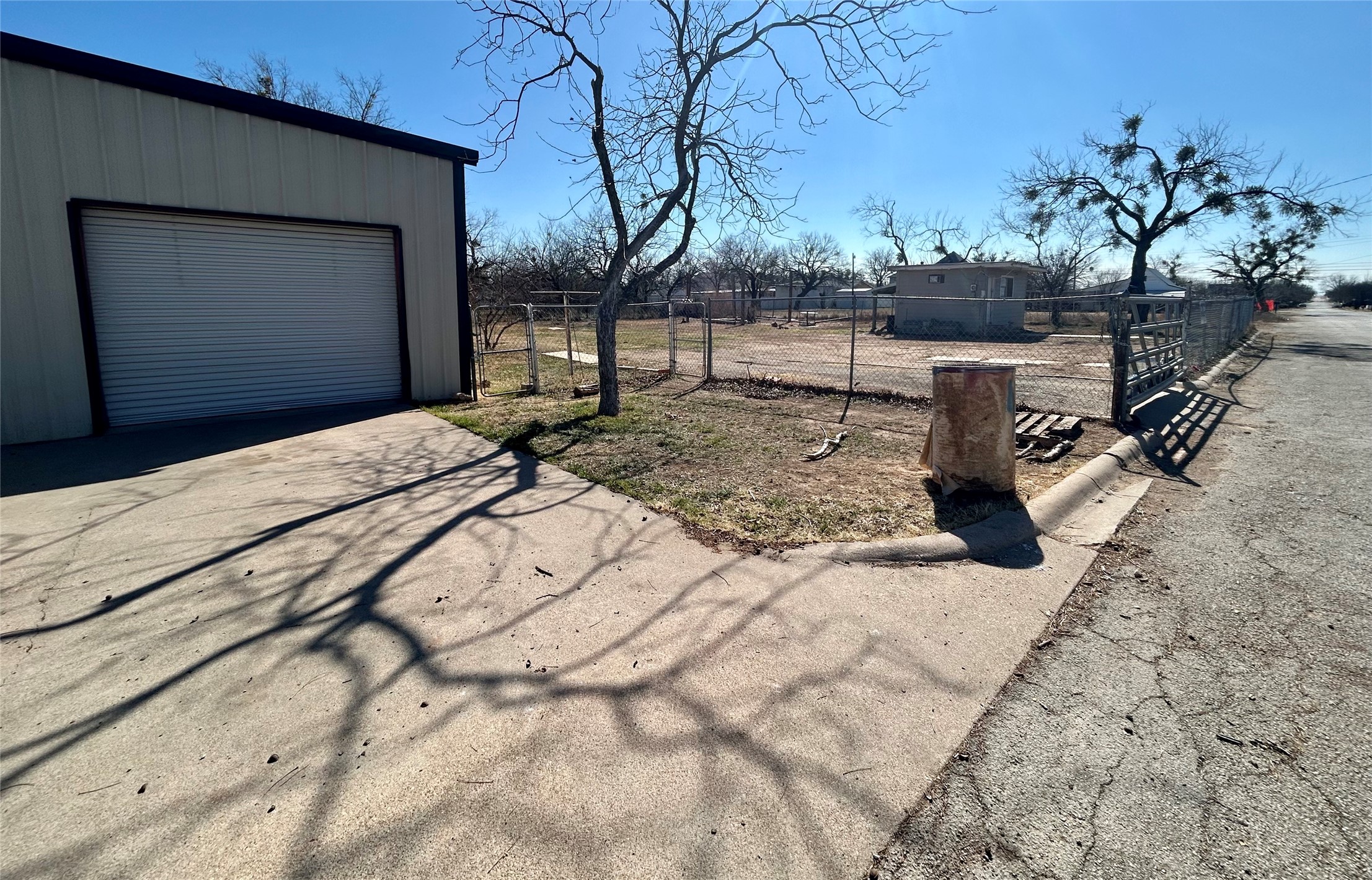 911 W Liveoak Street Coleman TX 76834