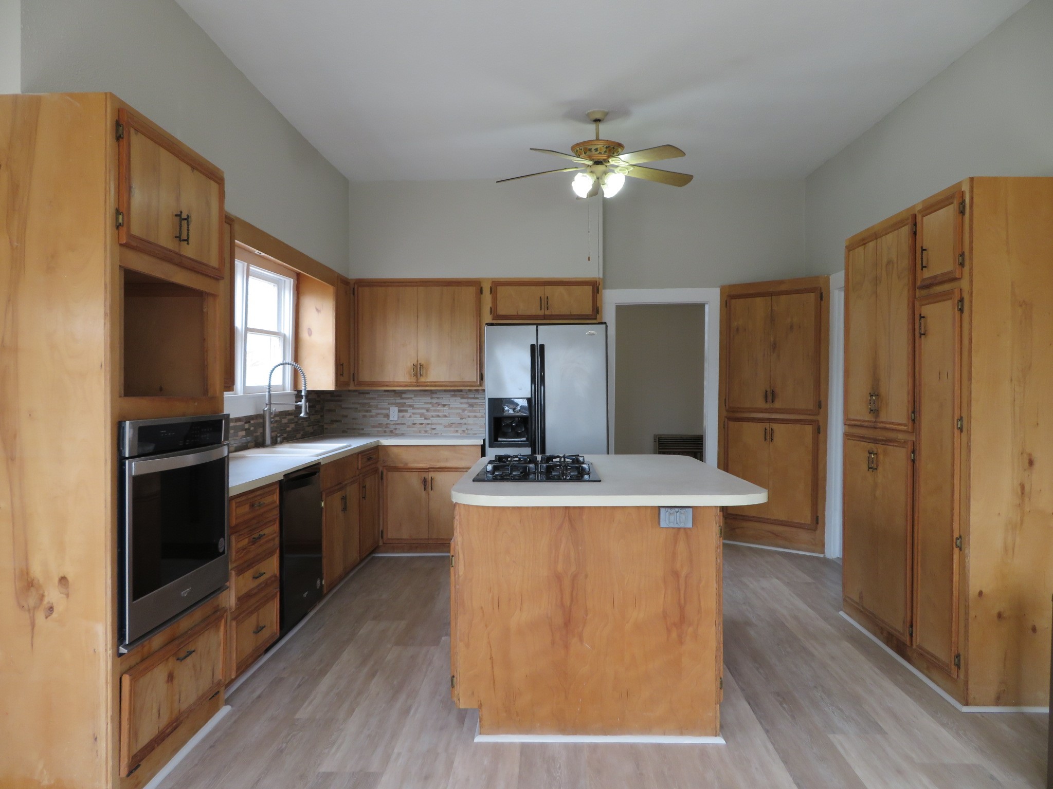 911 W Liveoak Street Coleman TX 76834