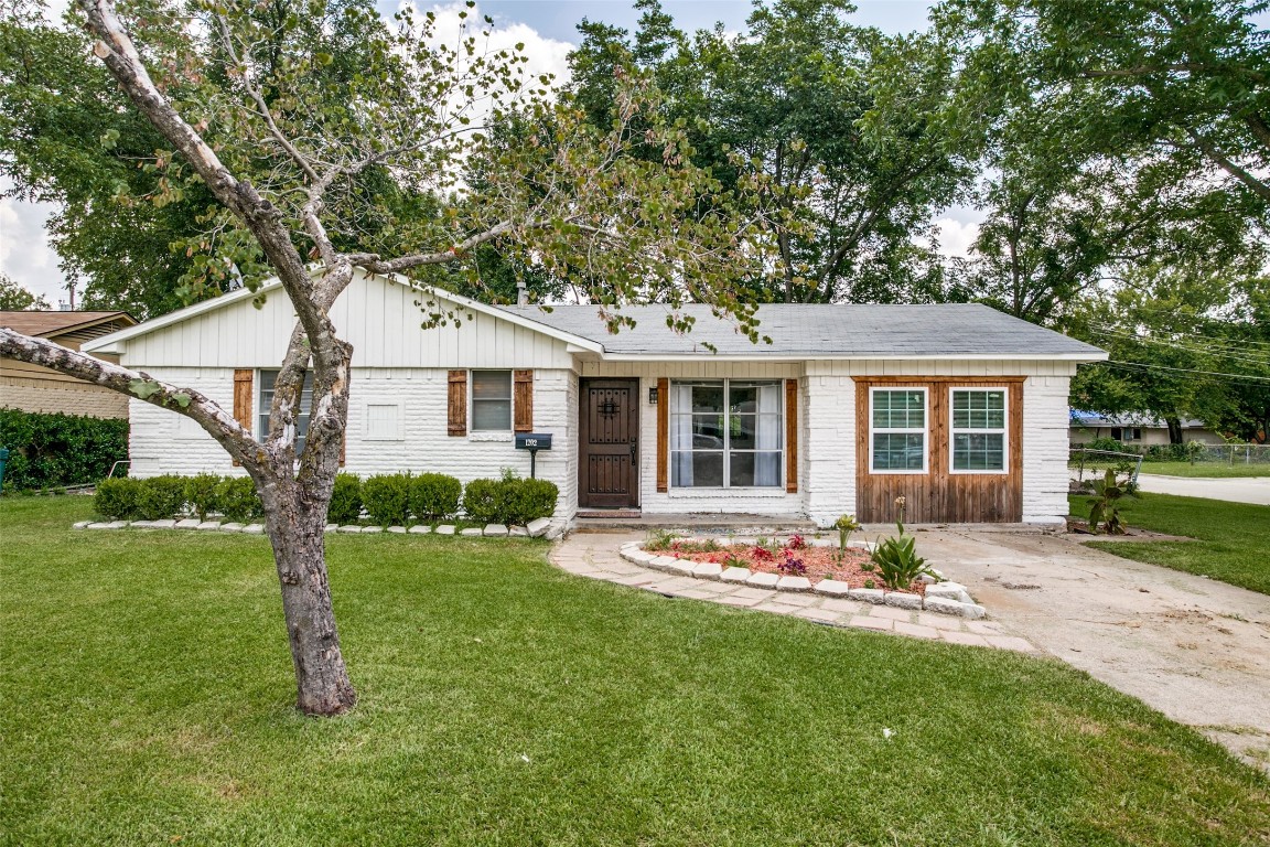 1202 Richard Street Mesquite TX 75149