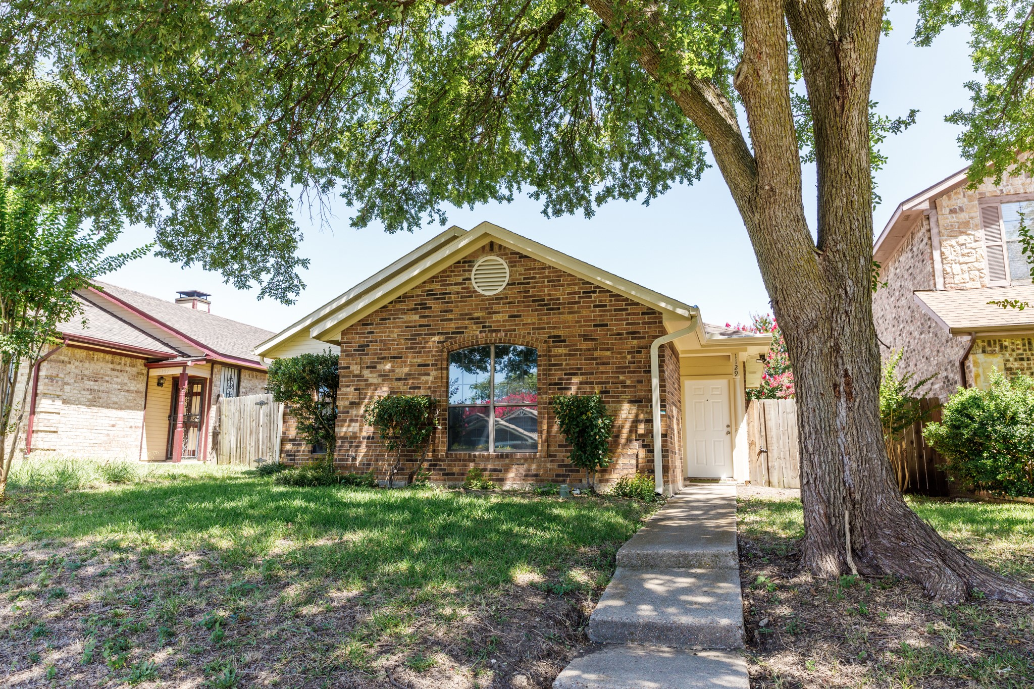 1129 Sandalwood Lane Desoto TX 75115
