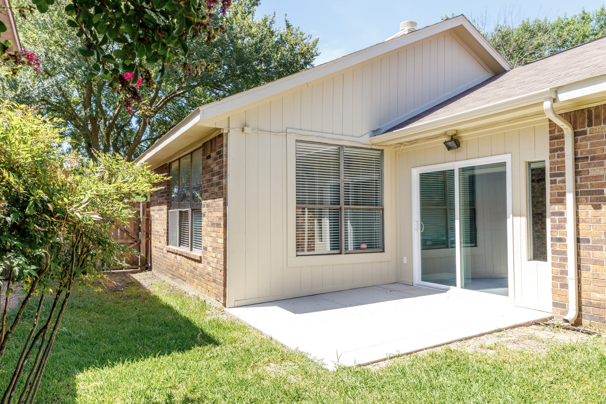 1129 Sandalwood Lane Desoto TX 75115