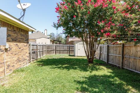 1129 Sandalwood Lane Desoto TX 75115