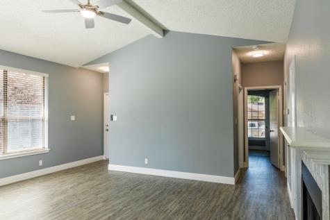 1129 Sandalwood Lane Desoto TX 75115