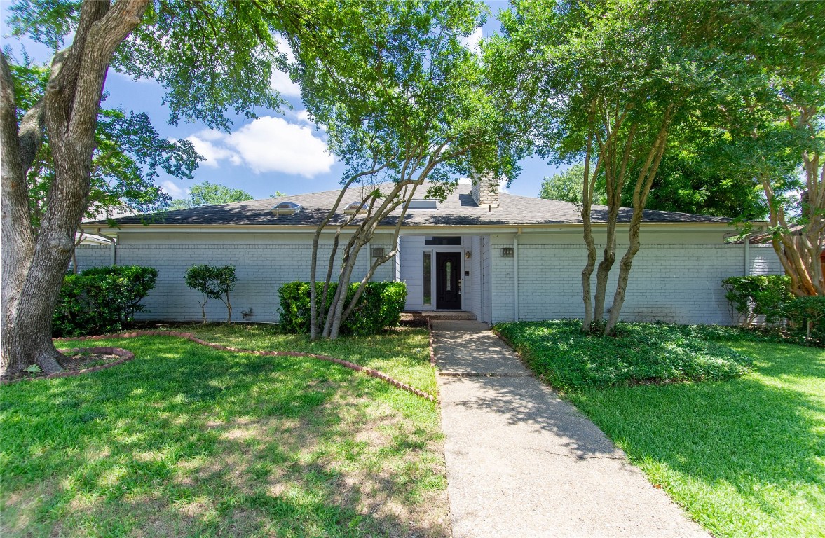 6027 Daven Oaks Drive Dallas TX 75248