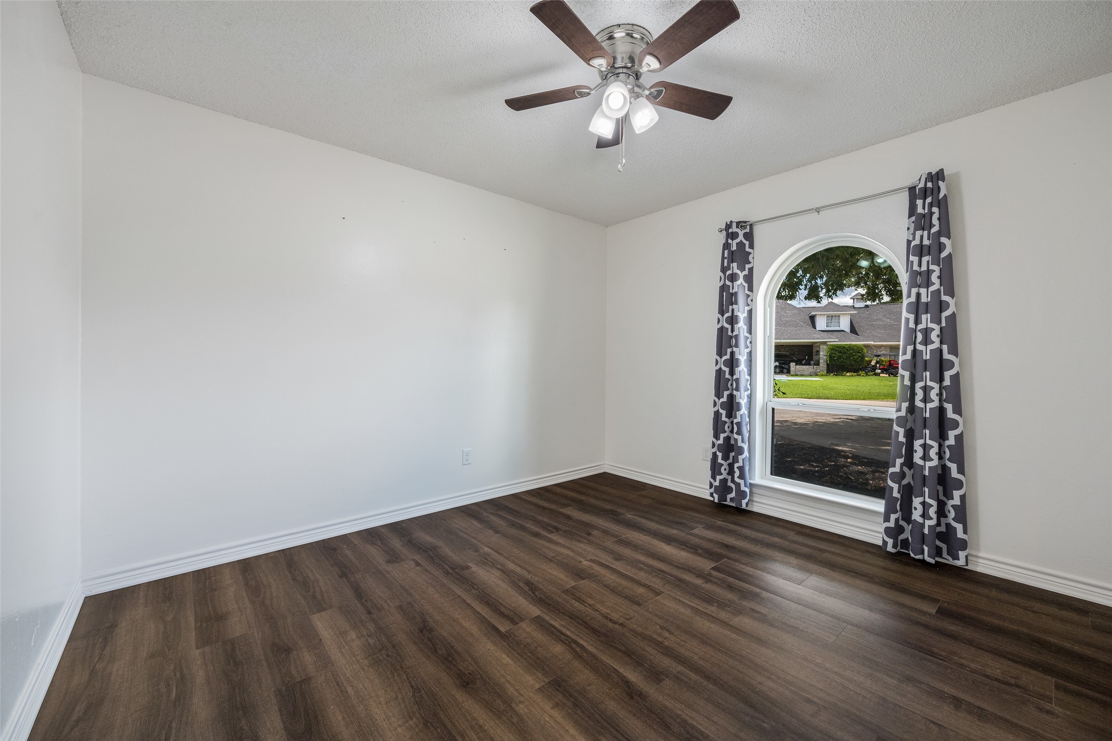 18341 Shore Drive Kemp TX 75143