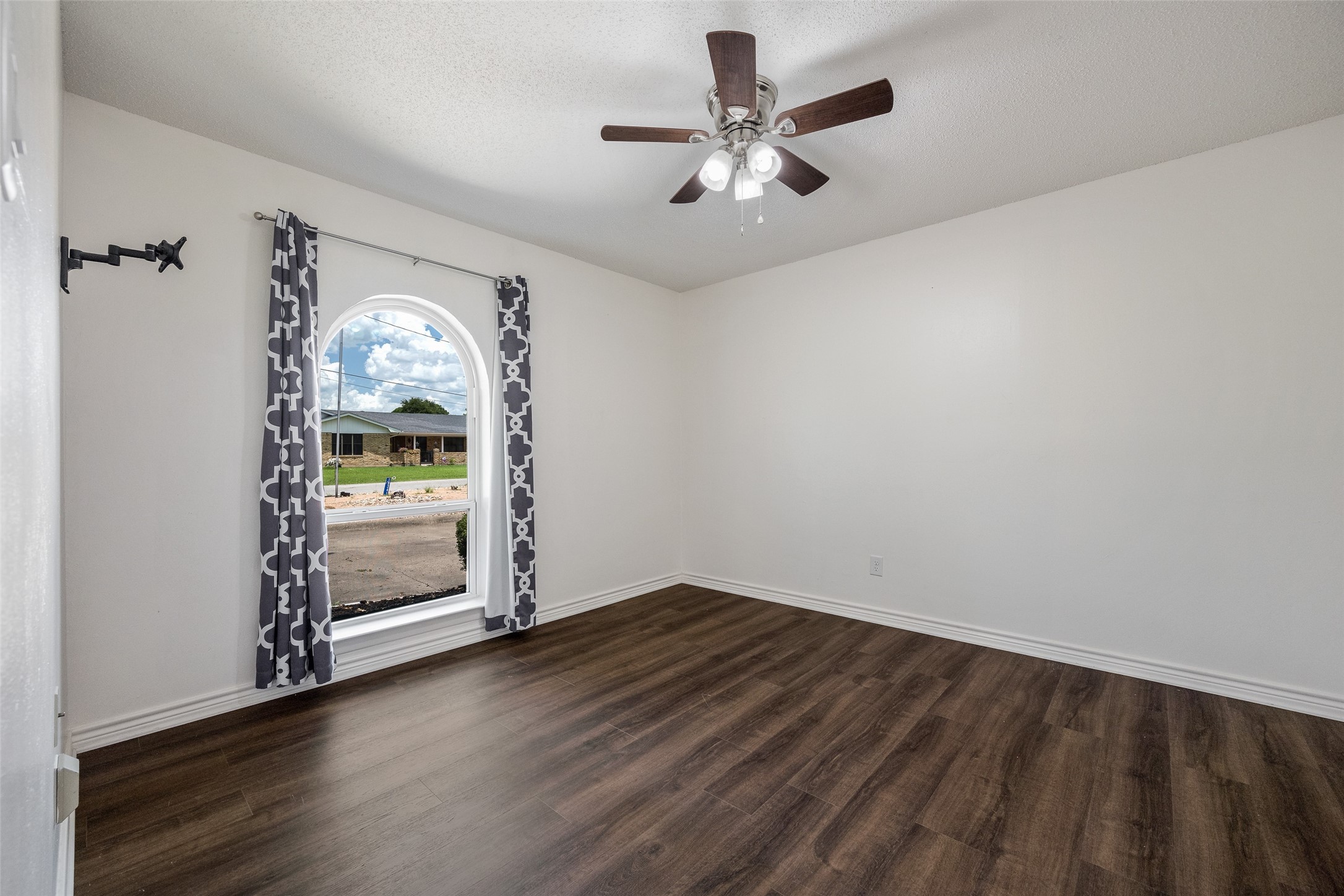 18341 Shore Drive Kemp TX 75143