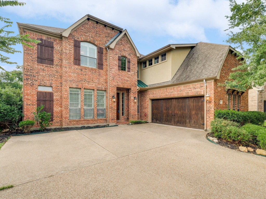 2401 Laguna Lane Arlington TX 76012