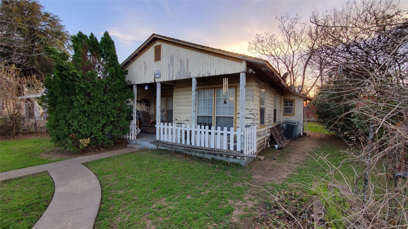 3407 Sylvan Avenue Dallas TX 75212