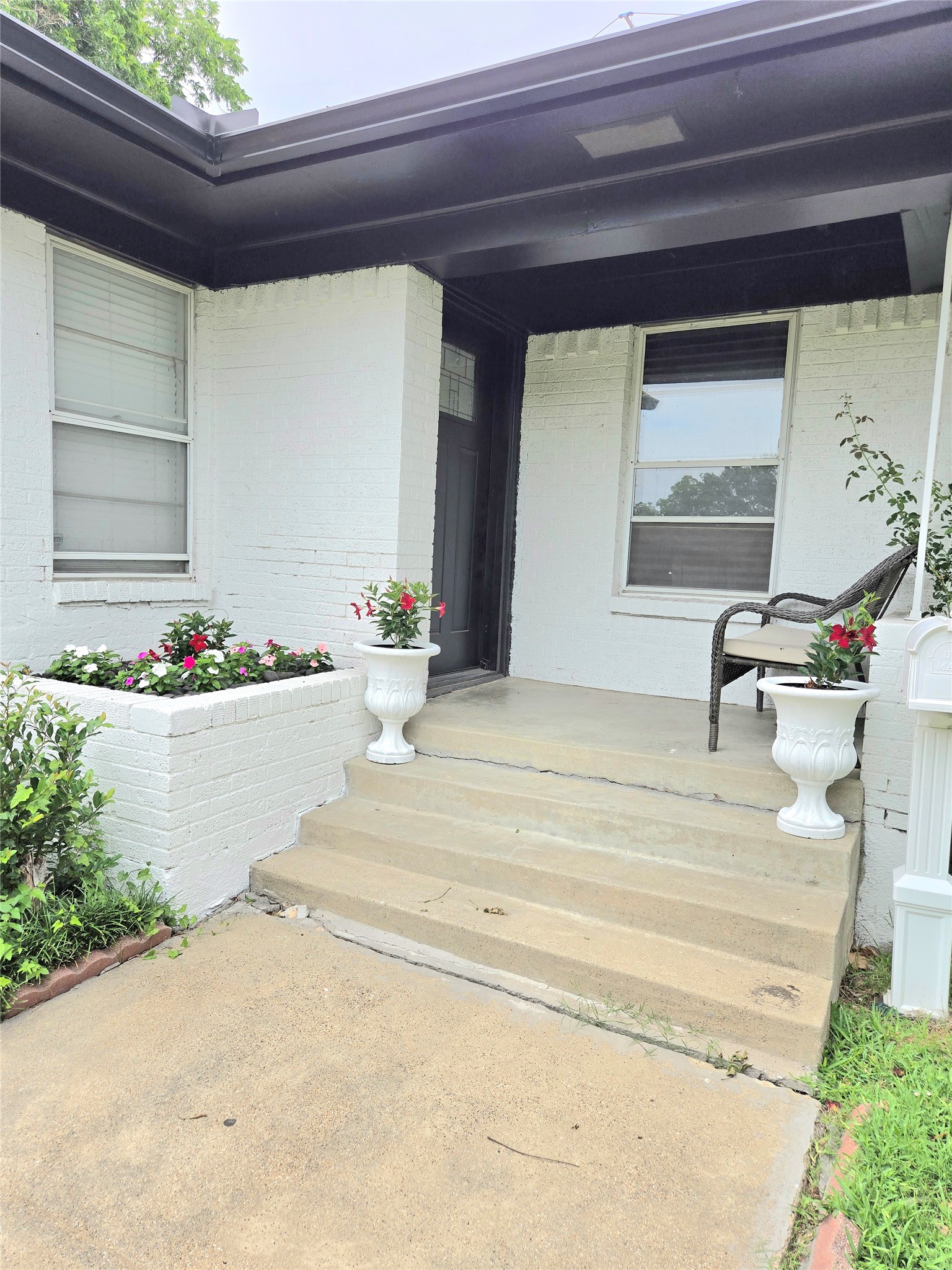 2953 Bay Oaks Drive Dallas TX 75229