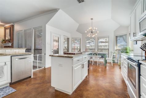 223 Carriage Drive Willow Park TX 76087