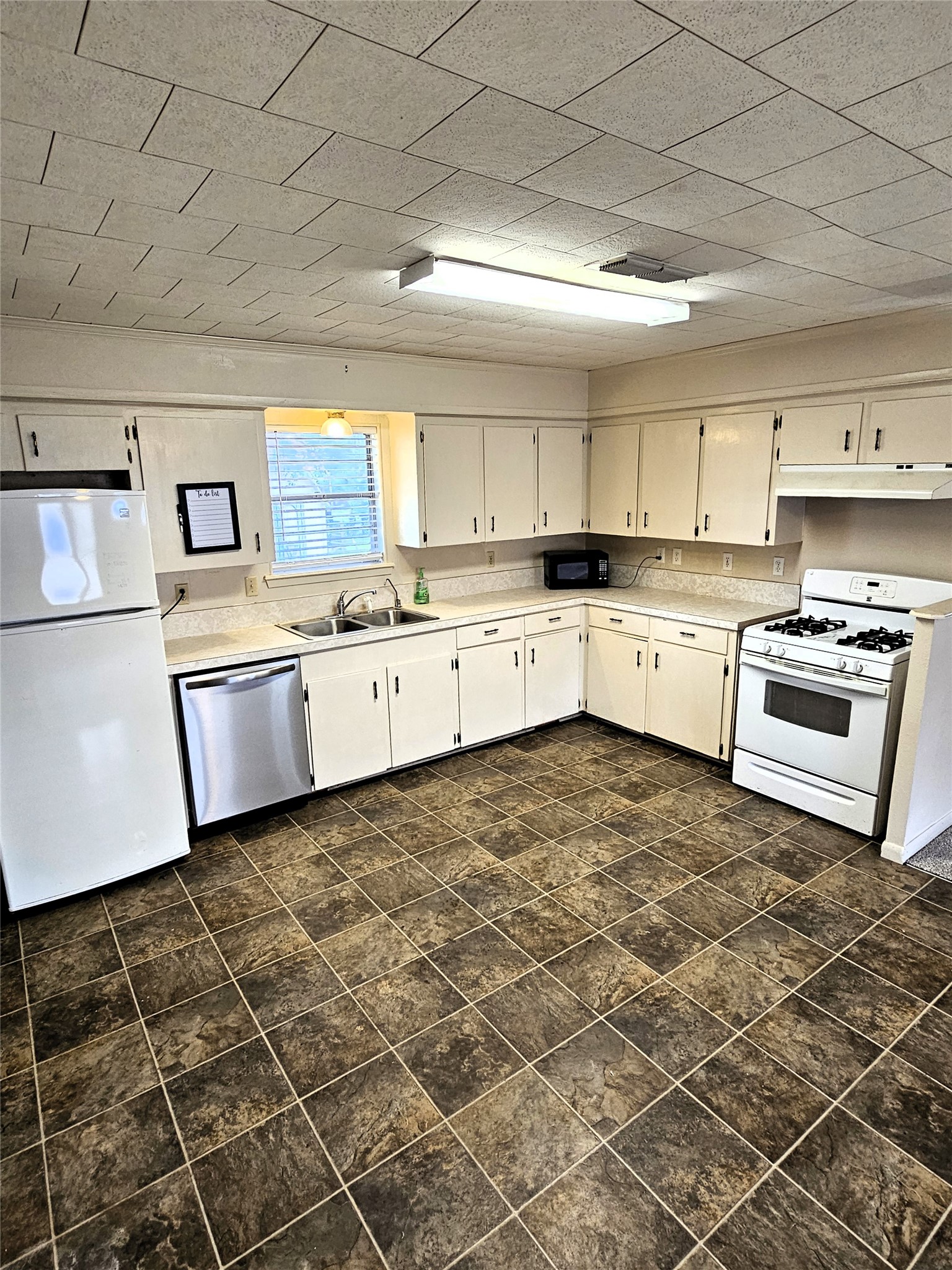 105 N 3rd Street Coolidge TX 76635