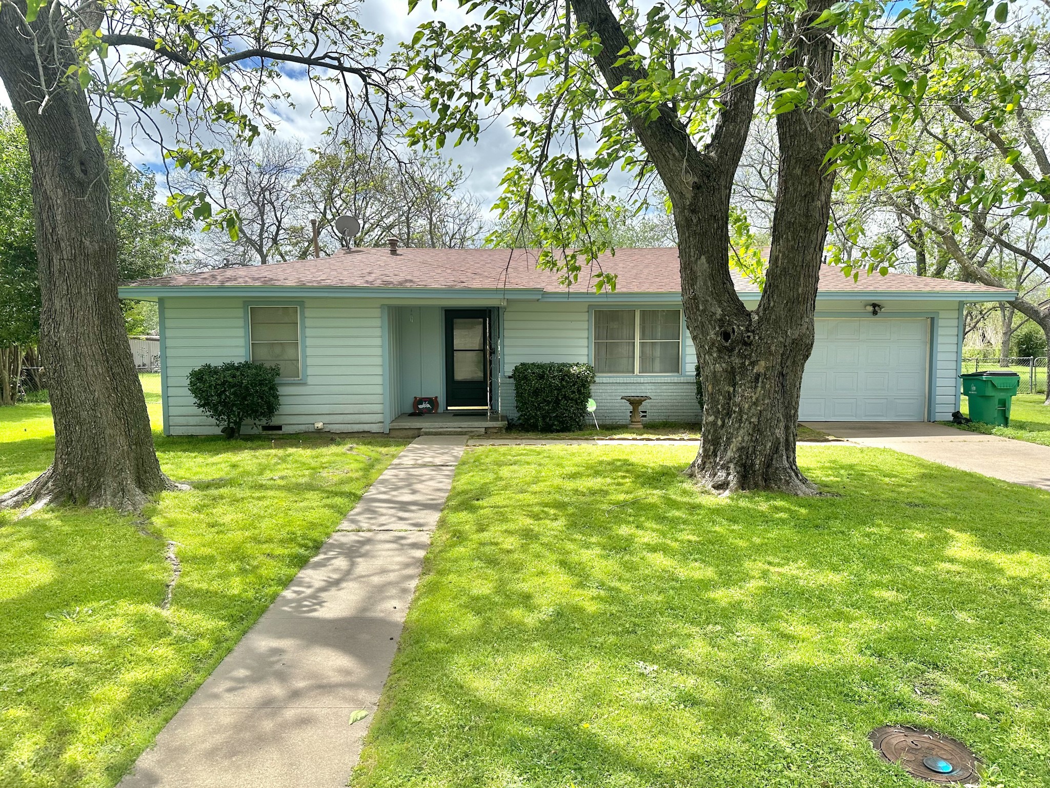 216 Rowland Street Stephenville TX 76401