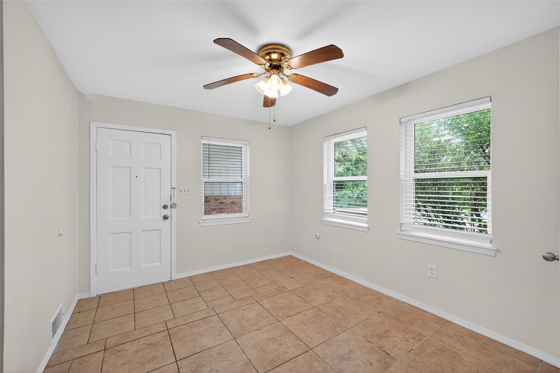 928 E Bear Creek Road Glenn Heights TX 75154