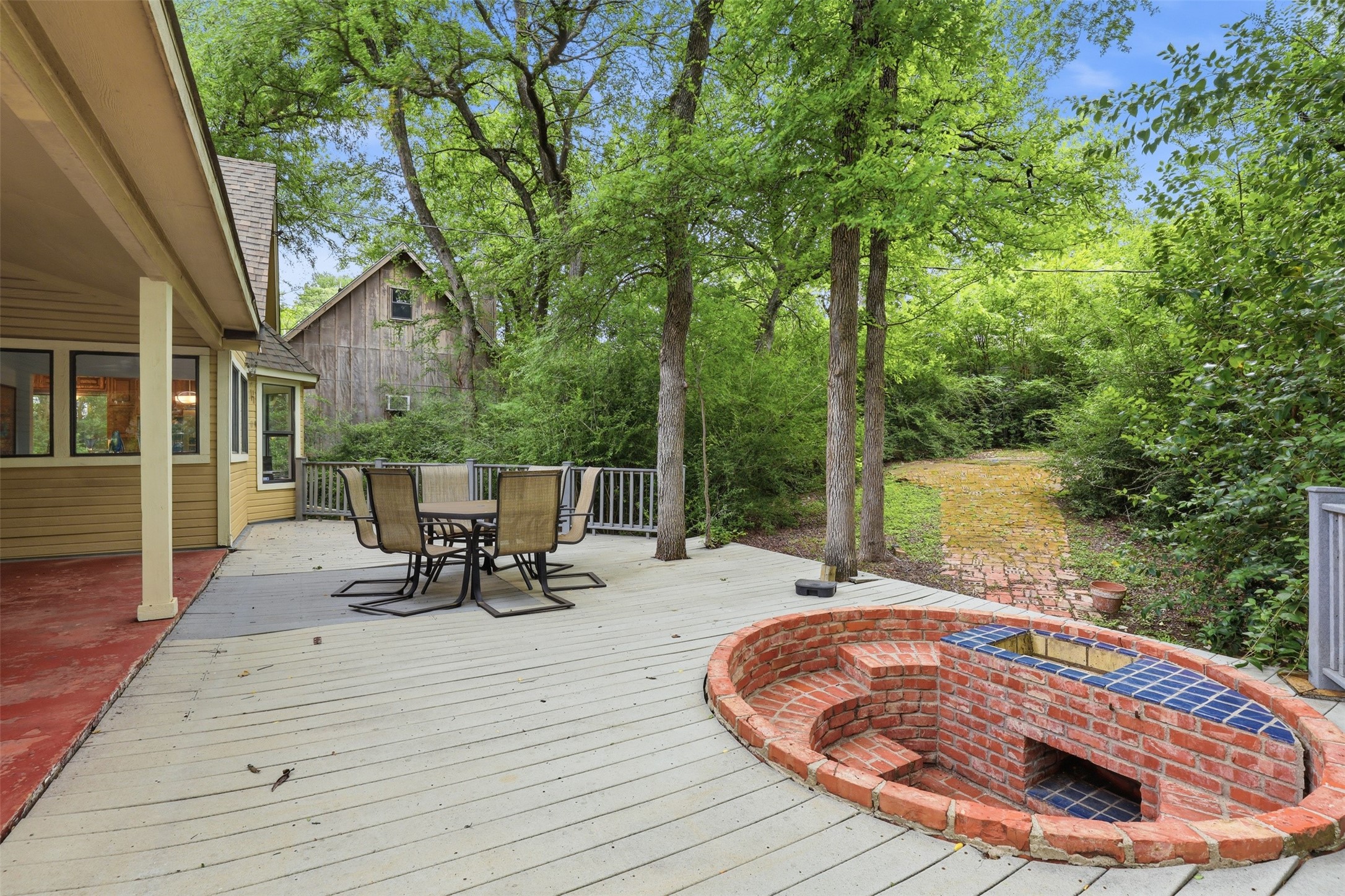 1945 Bluebird Avenue Fort Worth TX 76111