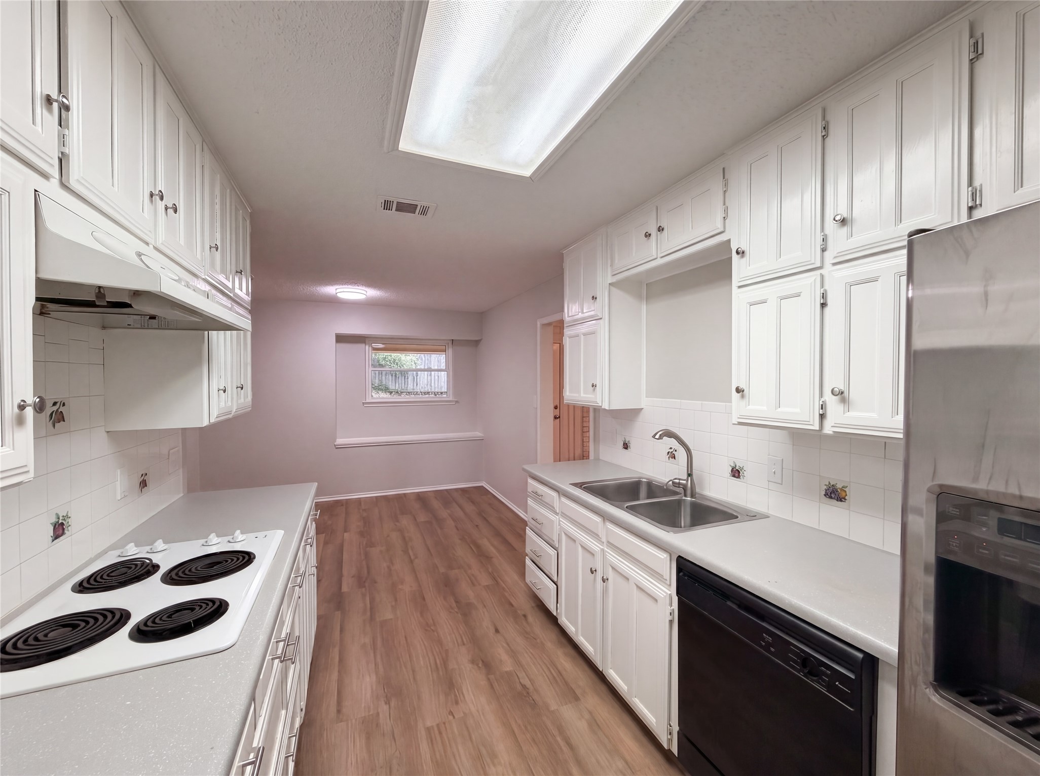 2300 Ridgewood Bedford TX 76021