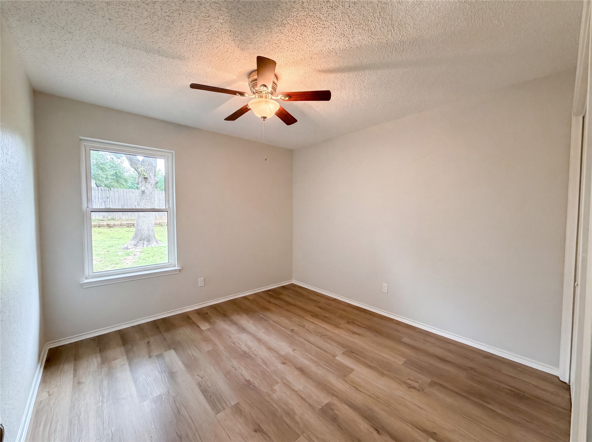 2300 Ridgewood Bedford TX 76021