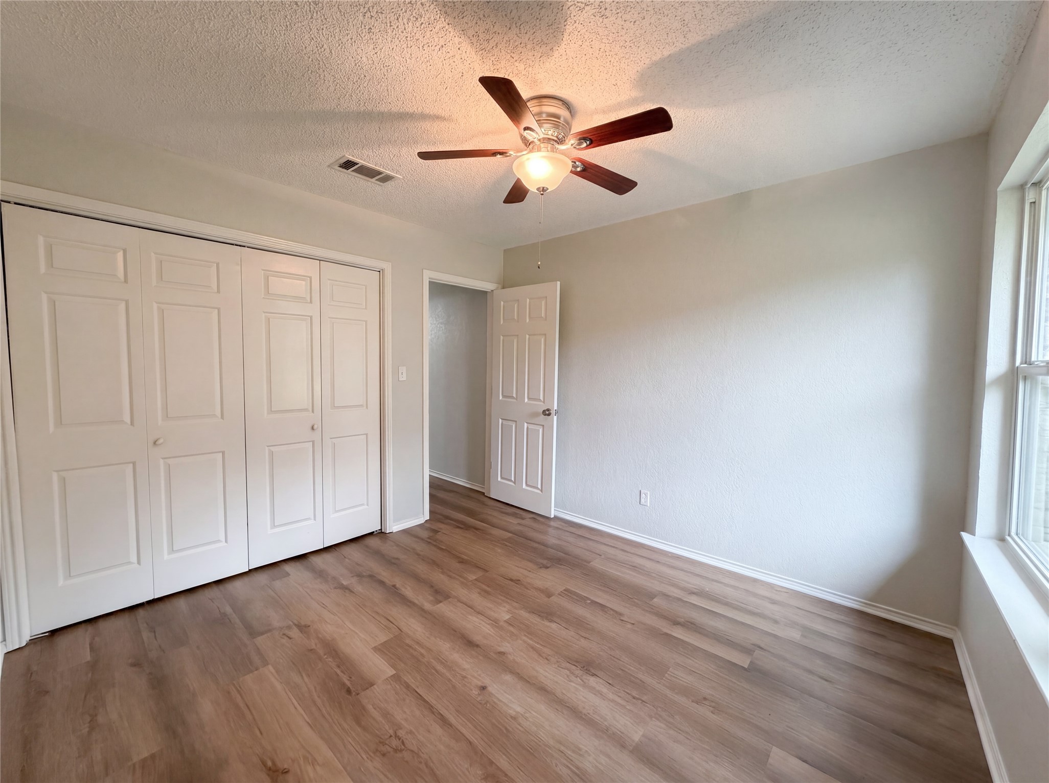 2300 Ridgewood Bedford TX 76021