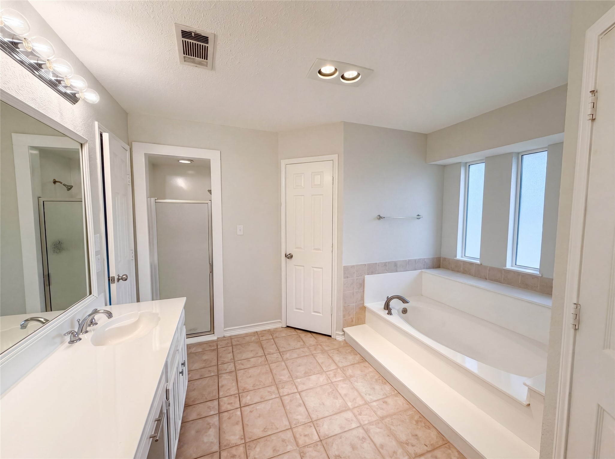 2300 Ridgewood Bedford TX 76021