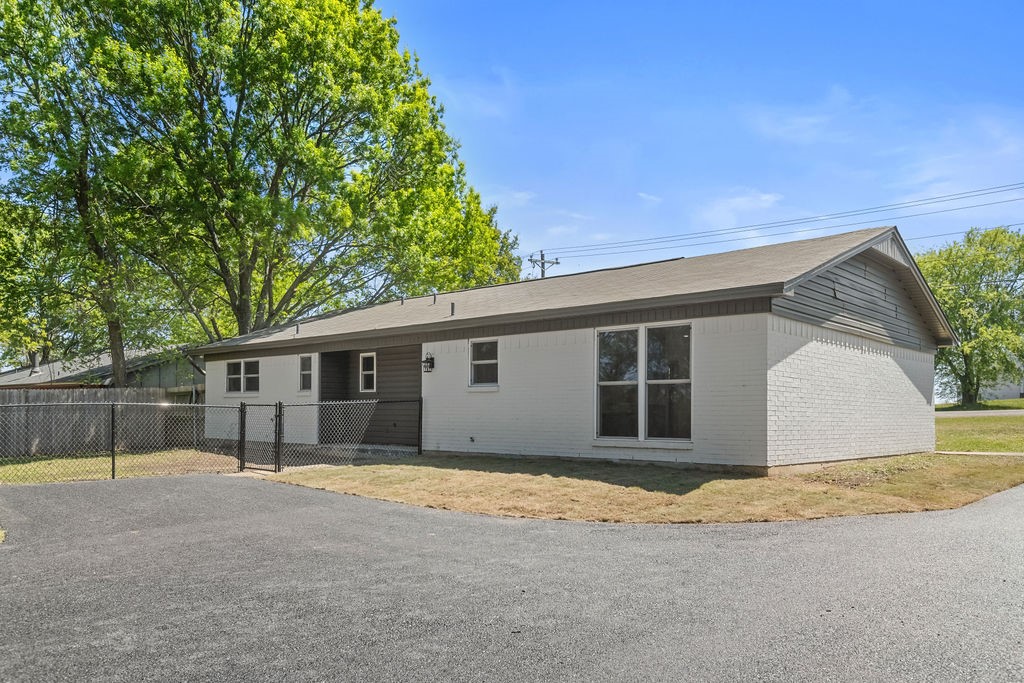 95 Tate Circle Sherman TX 75090