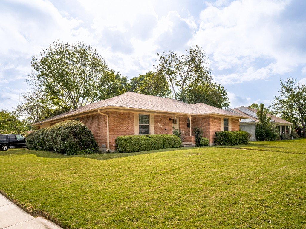 6224 Berryhill Street Dallas TX 75231