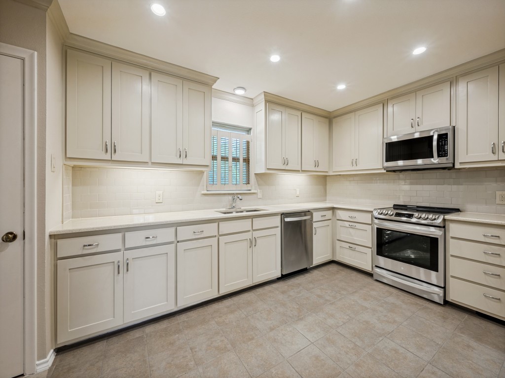 6224 Berryhill Street Dallas TX 75231