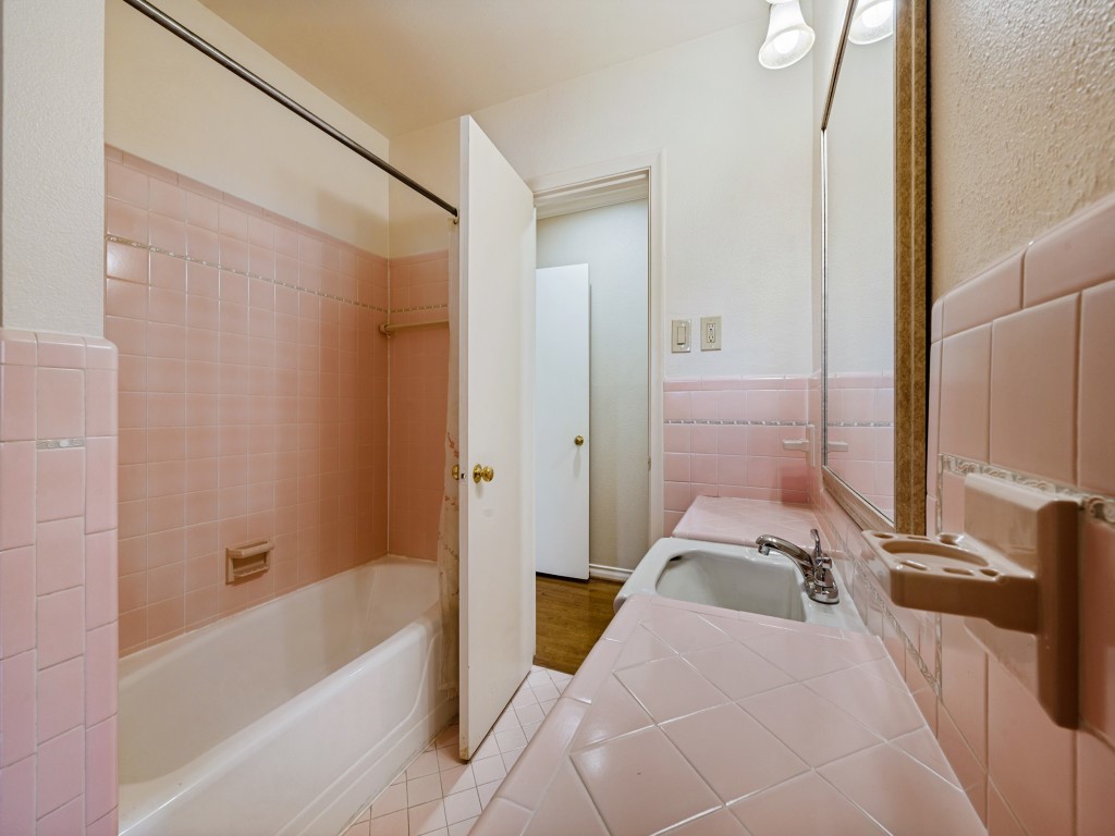6224 Berryhill Street Dallas TX 75231