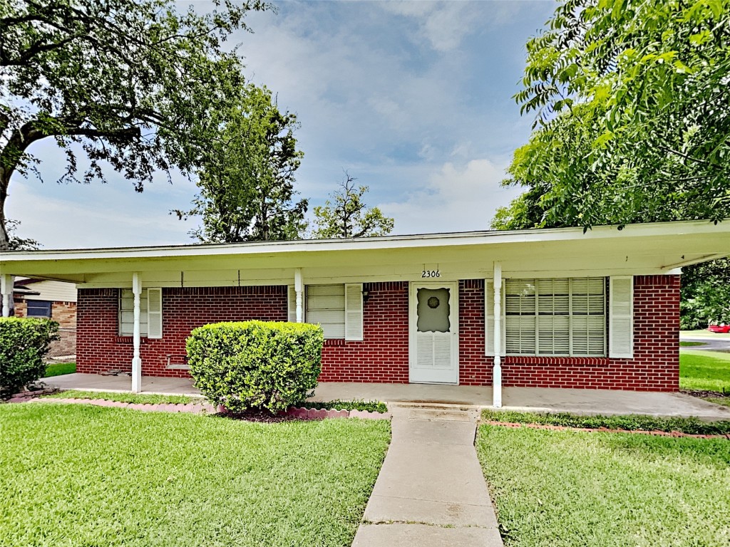 2306 Monteleon Street Grand Prairie TX 75051