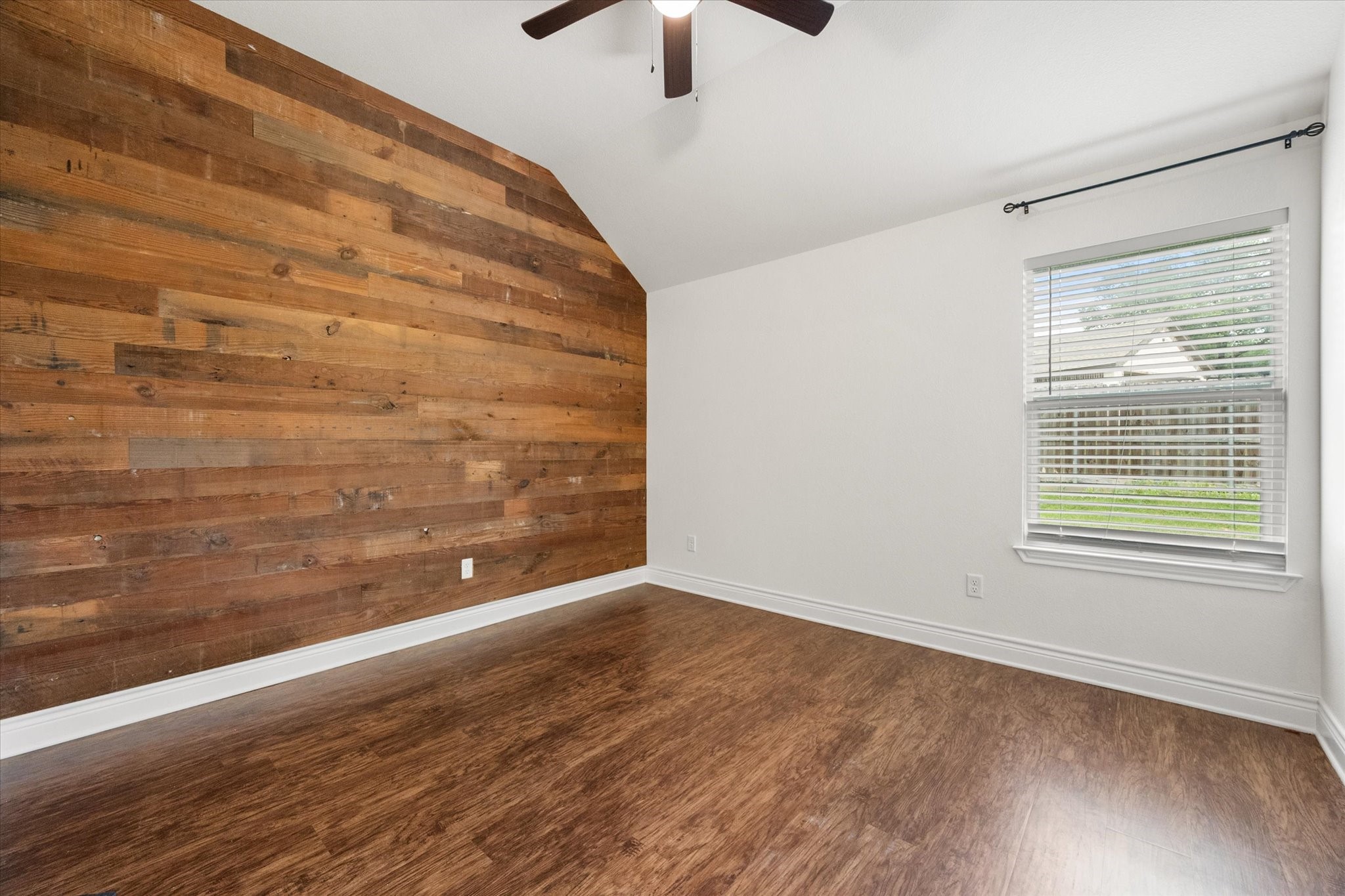 2514 San Gabriel Drive Granbury TX 76048