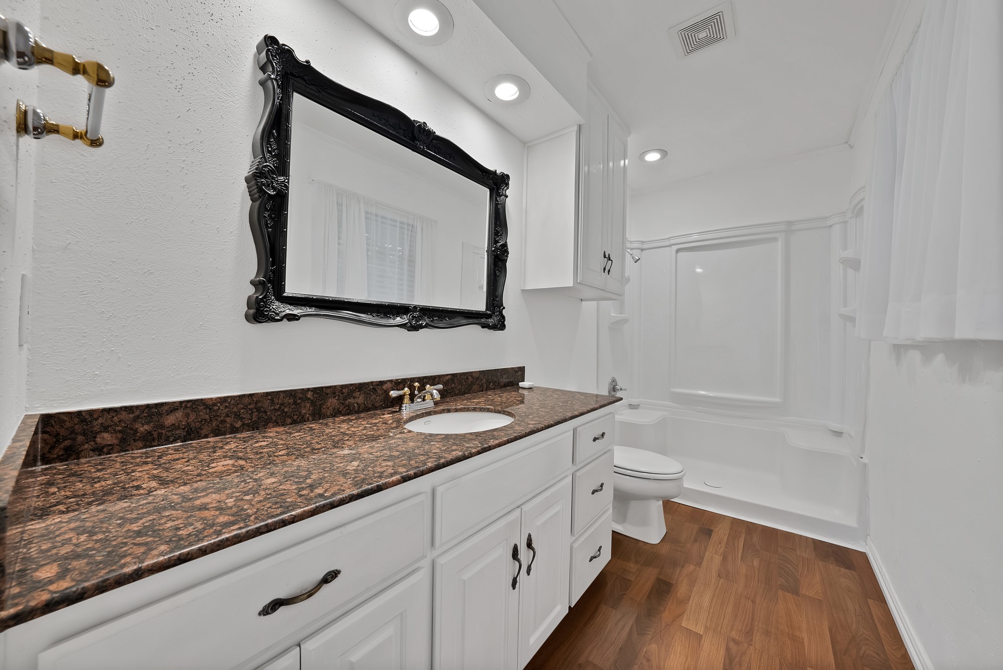 1008 Loch Lomond Drive Arlington TX 76012