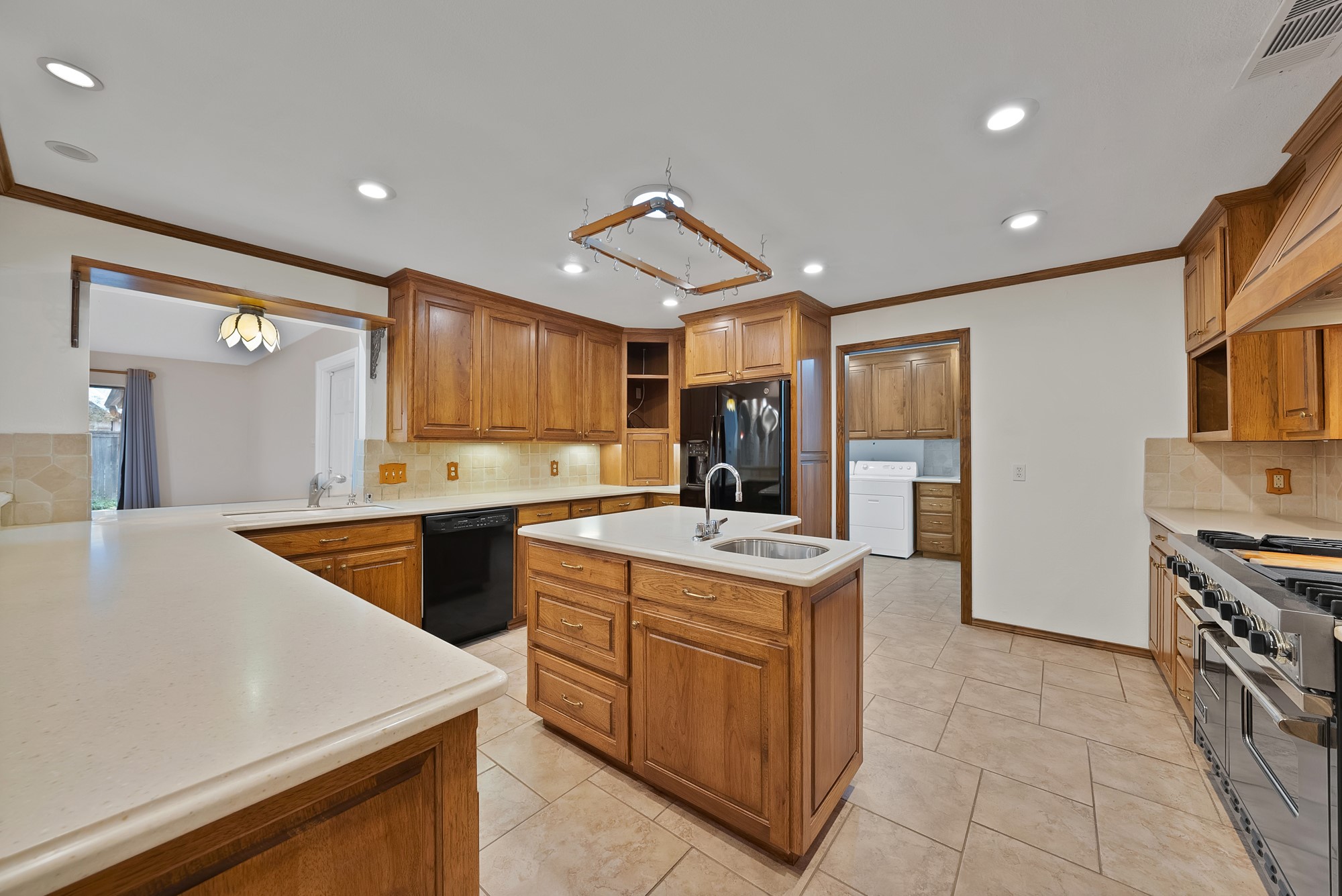 1008 Loch Lomond Drive Arlington TX 76012
