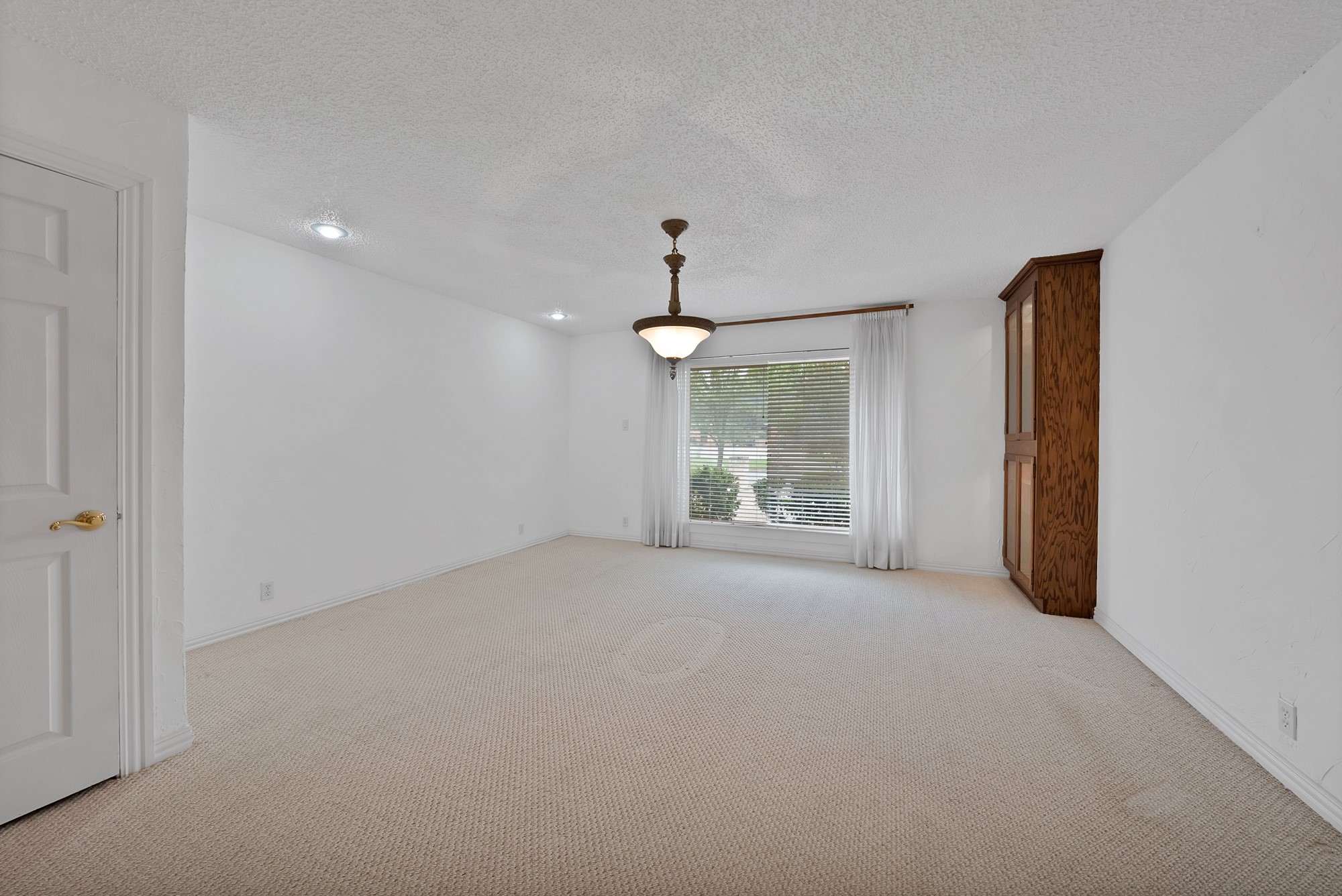 1008 Loch Lomond Drive Arlington TX 76012