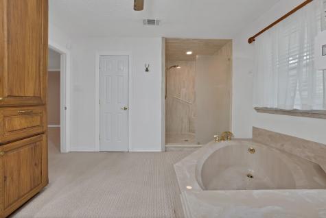 1008 Loch Lomond Drive Arlington TX 76012