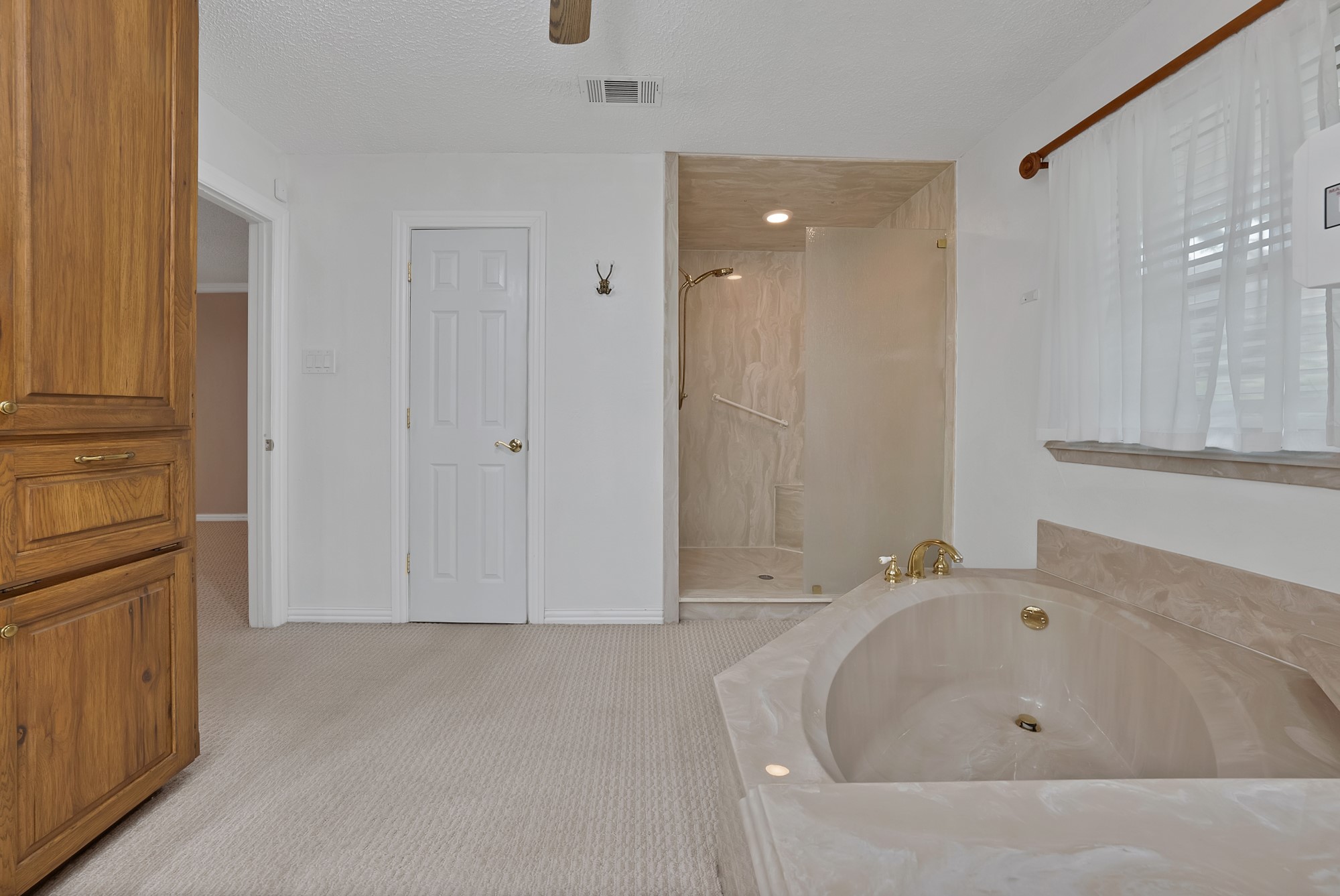 1008 Loch Lomond Drive Arlington TX 76012
