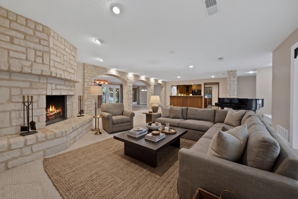 1008 Loch Lomond Drive Arlington TX 76012