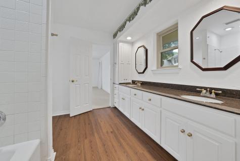 1008 Loch Lomond Drive Arlington TX 76012